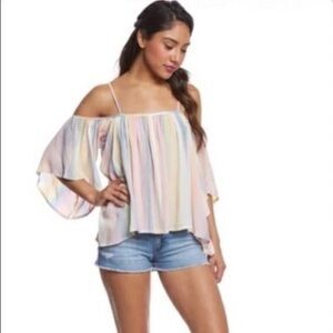 Billabong - Cold Shoulder - Pastel
Colors - Size M |